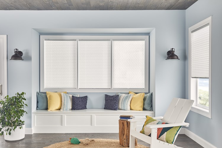 1" Pleated Shades with Cordless Lift: Innocence, White Pearl 4162